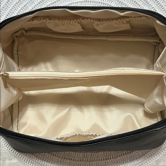 NEW Large Travel Makeup Bag - Black or Tan - Picture 7 of 16